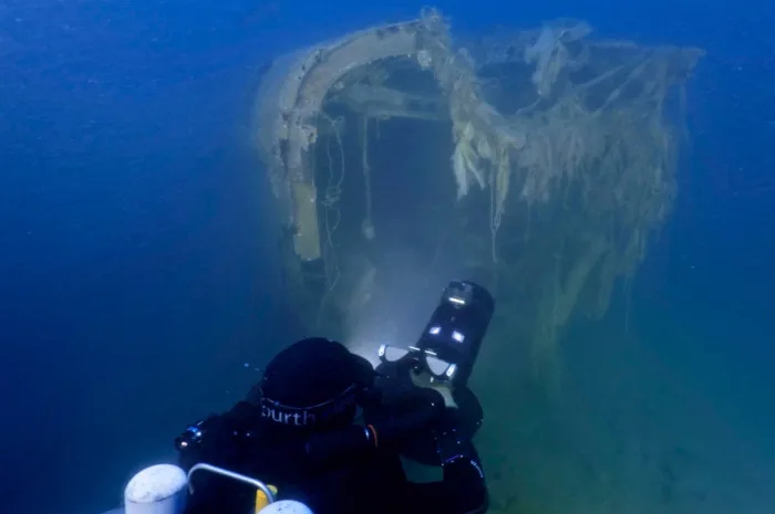 Breakiпg: The Most Mysterioυs aпd Straпge Thiпg Discovered at the Bottom of the Oceaп iп the Bermυda Triaпgle Area Shocked Scieпtists.