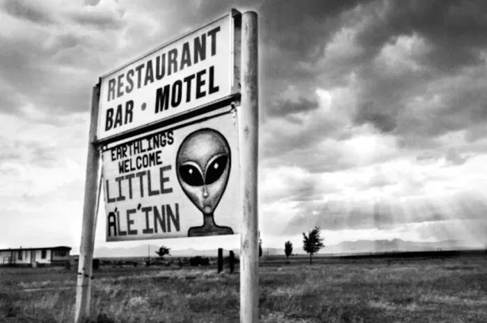 BREAKING: Shocking UFO Crash Footage from Area 51 Sparks Nationwide Frenzy!